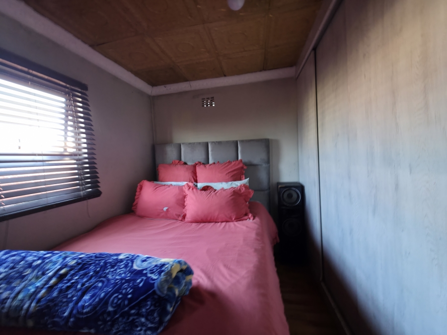 2 Bedroom Property for Sale in Devon Park Western Cape